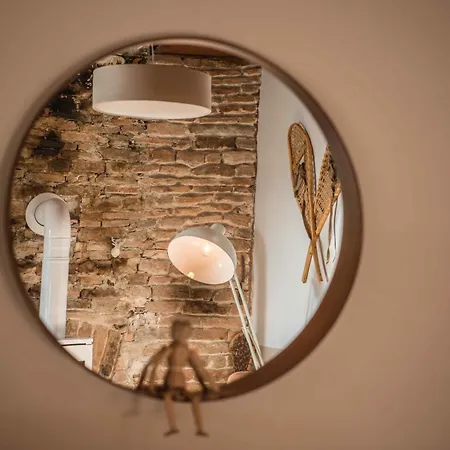 De Montagne Style Sur Le Quai Saint Laurent Et Bastille *