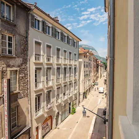 De Montagne Style Sur Le Quai Saint Laurent Et Bastille Apartman *