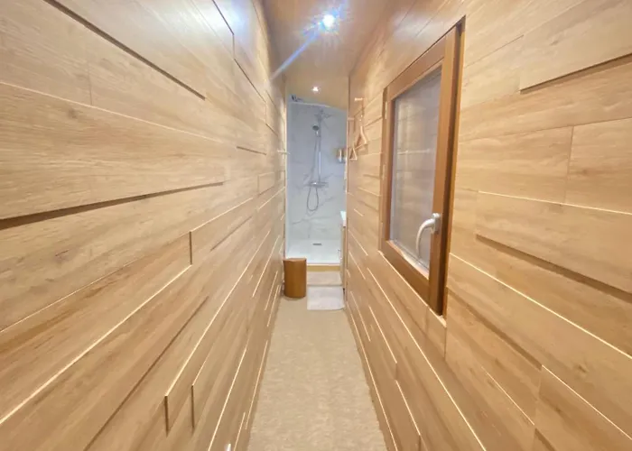 De Montagne Style Sur Le Quai Saint Laurent Et Bastille Apartment *