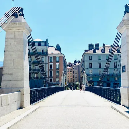 Appartement De Montagne Style Sur Le Quai Saint Laurent Et Bastille