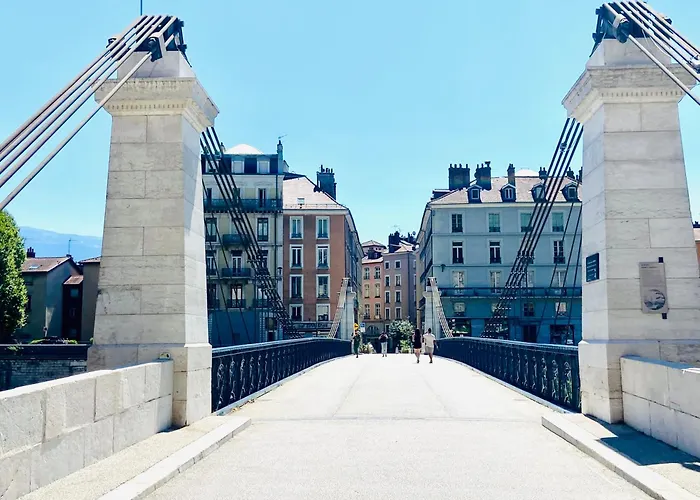 Appartement De Montagne Style Sur Le Quai Saint Laurent Et Bastille