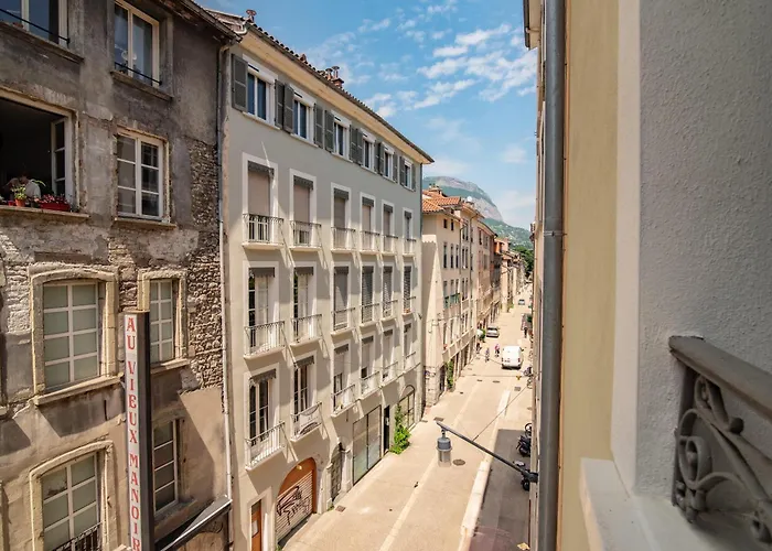 De Montagne Style Sur Le Quai Saint Laurent Et Bastille Appartement *