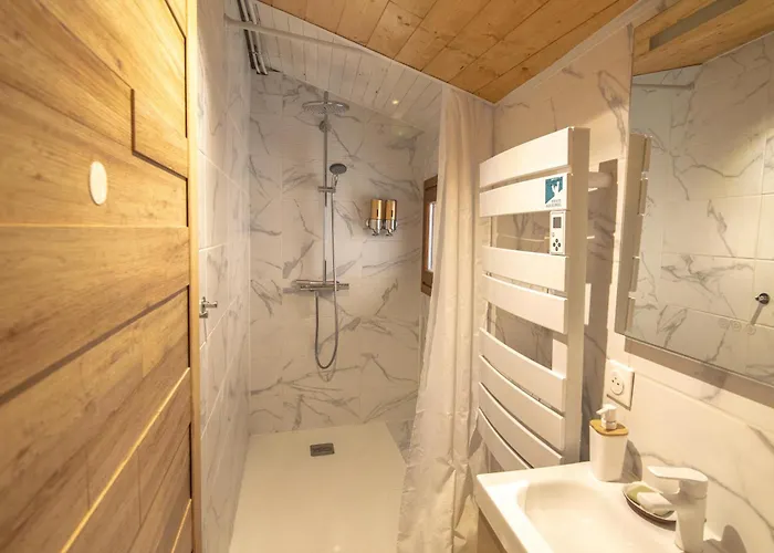 De Montagne Style Sur Le Quai Saint Laurent Et Bastille Appartement